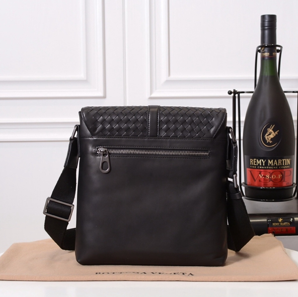 ボッテガヴェネタバッグ側面デザイン